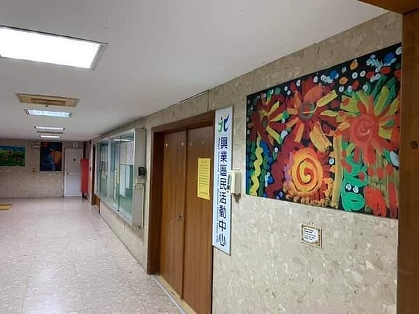 自閉症發星兒防疫畫展。圖／里長提供
