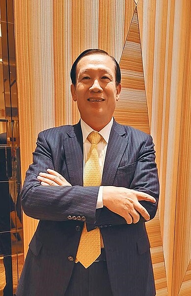 商總主席、鄉林董事長賴正鎰現在多了一個身分，就是做阿公了。（王莫昀攝）