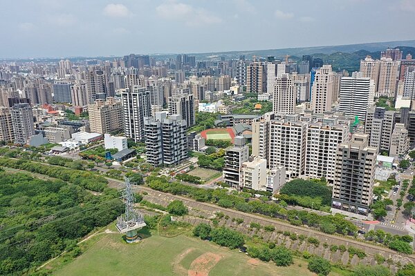 雙北房價過高,熱門購屋行政區域持續往桃園、竹北靠攏。圖/記者黃義書攝影