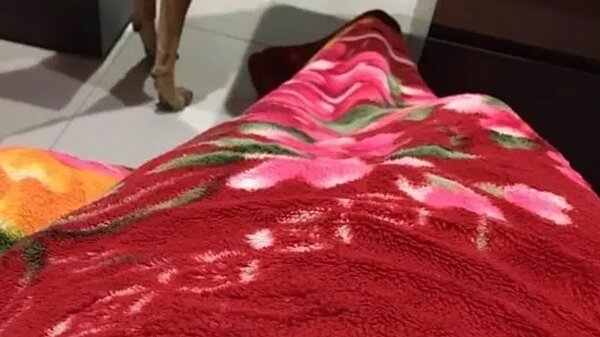 低溫襲,祖傳的阿嬤毛毯掀起網友討論。圖/截自PTT