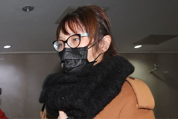 主播李天怡爆出涉嫌違背「頑皮世界野生動物園」委託,抬高野生動物進口報價,凌晨依背信罪以50萬元交保。記者葉信菉/攝影