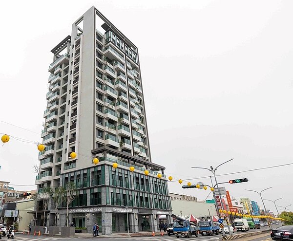 維冠大樓原址改建新大樓,名為「出雲居」。圖/截自黃偉哲臉書