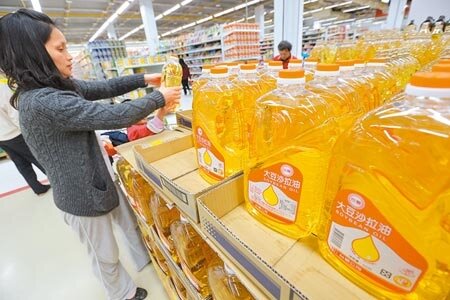 凍漲沙拉油虧3000萬元,加上成本壓力大,台糖3月底後部分產品評估調價。(本報資料照片)