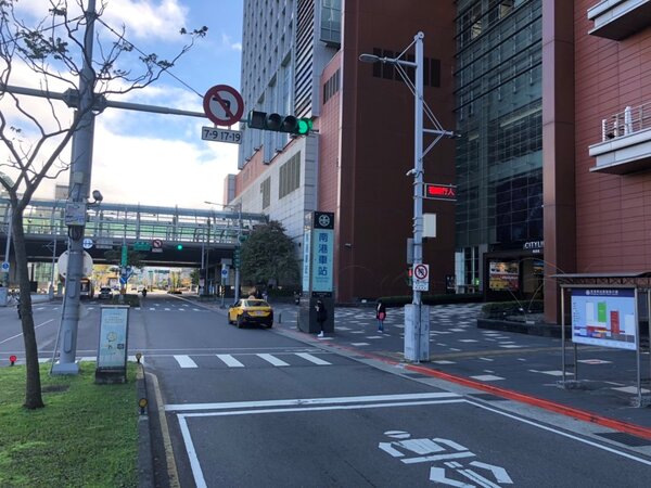 南港車站將於3月1日起開始違規停車科技執法。圖／台北市政府提供