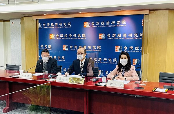 台灣經濟研究院今(25)日公布最新景氣動向調查報告,1月製造業營業氣候測驗點轉為微幅下滑,服務業測驗點則結束先前連續五個月上揚態勢轉為下滑,營建業測驗點方面,因營造業者看好未來半年景氣轉為上揚。圖/台灣經濟研究院提供