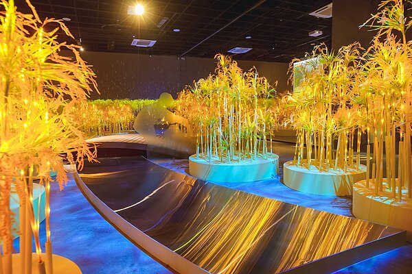 以文化基地再造重生的「屏菸1936文化基地」盛大開幕,展現歷史場域與藝術融合的沉浸式體驗。圖/屏東縣政府提供