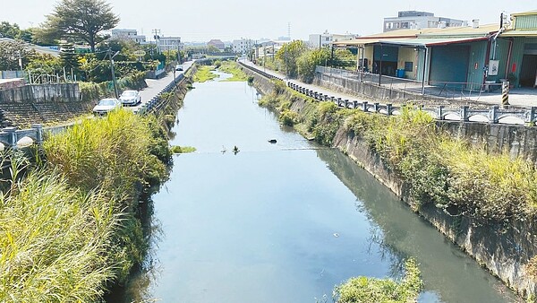 彰化市大埔截水溝堤岸道路拓寬工程歷經3次流標，縣府盼4月能順利發包。圖／記者劉明岩攝影