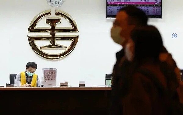 台鐵局為活化土地資產、創造收益，規劃今年3月公告招商兩件都更開發案，分別為員林火車站周邊土地和屏東火車站周邊土地都更案，兩件都更案投資額合計達91億元。圖／聯合報系資料照