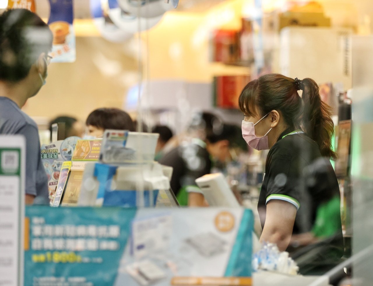 各行各業搶人大戰。勞動部昨(1)日發布今年第2季人力需求調查統計,隨著疫情趨緩,企業人力需求明顯增溫。聯合報系資料照