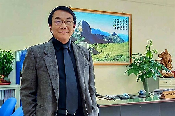 新竹縣消保官靳邦忠說,買工業宅未來可能成為開鍘對象。(羅浚濱攝)