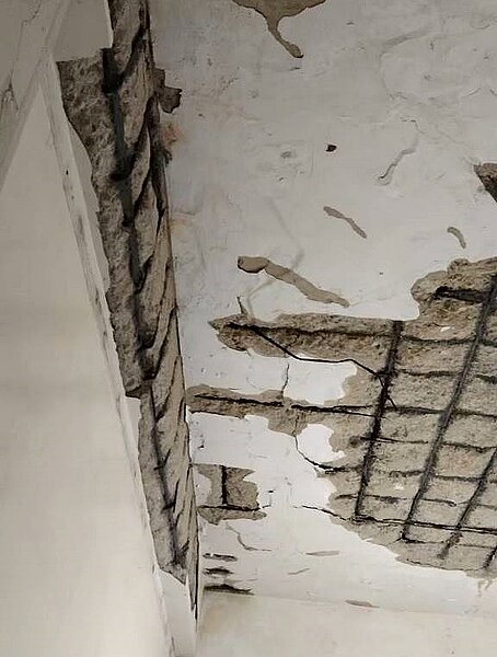 蘆洲長安街一帶的建築許多都被判定為海砂屋,屋況相當差,民眾的居住安全堪憂。圖/新北住都中心