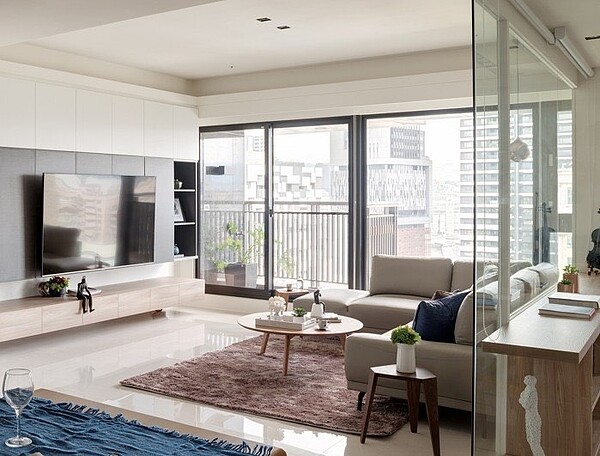 盧淑媛認為,有前陽台是非常幸福的事。圖/盧淑媛提供