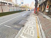 高雄輕軌前進大順路　58席臨停彎救急