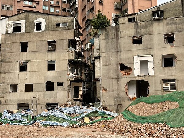 都更處統計,去年危老都更申請案申請133件、核准111件。圖/新北市都更處提供