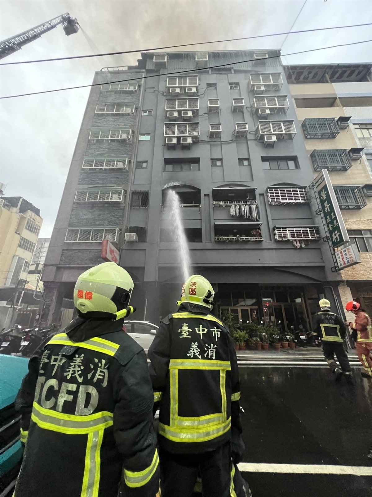 台中市興中街大火造成6死6傷。記者陳宏睿/攝影 