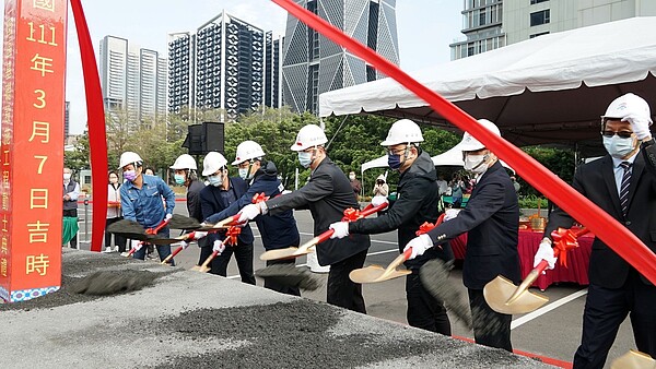 高軟二期增萬坪商辦，基礎設施今動土。圖／高雄市經發局提供