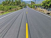 路面下陷屢摔車　高雄溝坪地區道路品質升級