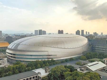 大巨蛋避難層認定再爆爭議。(本報資料照片)