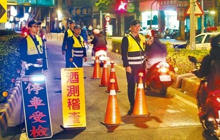 3月31日起，酒駕初犯肇事致人死傷即沒入車輛，同車乘客罰款也提高，並放寬累犯定義到10年。（本報資料照片）