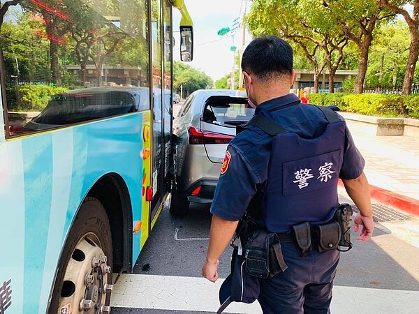 去年北市市區公車有責肇事故數達342件,比10年平均值227.4件超出115件;公車事故受傷的人數,從2020年的456件降低到2021年的409件,但去年仍是10年來的次高。照片為示意圖,與本新聞無關。圖/聯合報系資料照