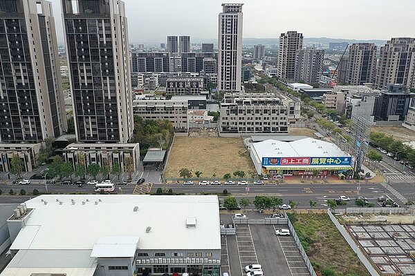 2021年一整年度全國土地交易總額高達2924億元,其中台中市便磁吸780億元土購地金額,占全國比重超過1/4。圖/高力國際