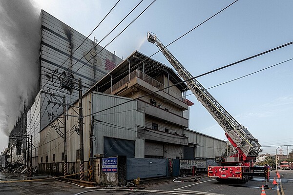 倉儲物流業接連發生大火,桃園市將清查轄區內業者,由專案小組督導。圖/桃園市政府提供