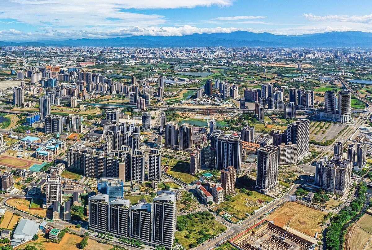 建商「養地不動工」得補貸款差額!央行下重手後...高雄市府賣地上演「掃地秀」桃園卻冷清清 桃園鳥瞰。圖/取自桃園市地政局臉書