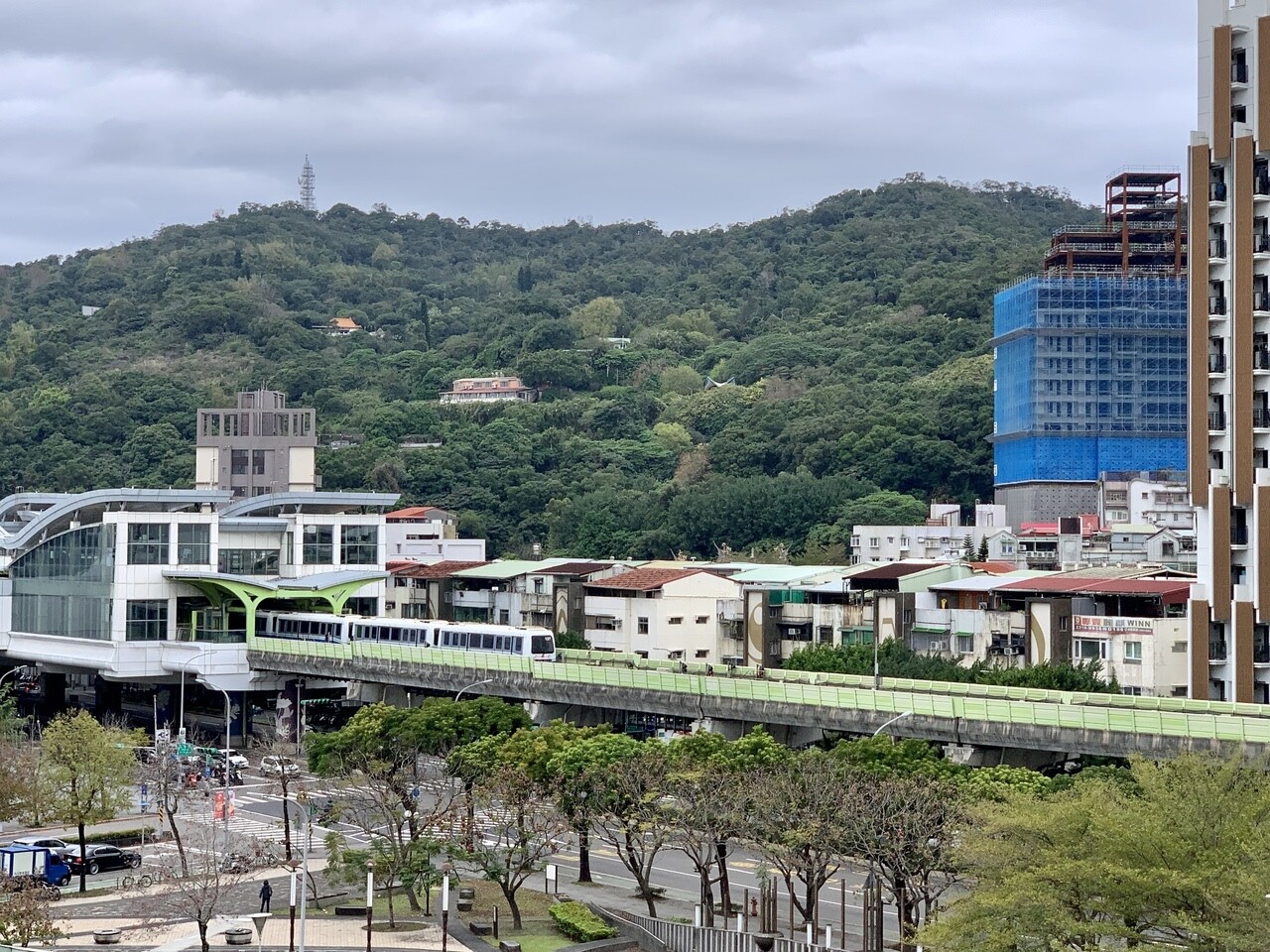 許多大型招商案與軌道建設聯合開發，可為地方挹注居家採買、休閒娛樂等機能。記者朱曼寧／攝影 