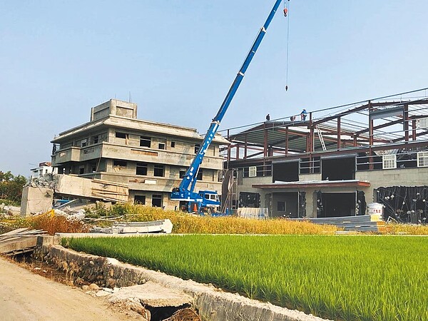 南投縣建設處,鐵腕拆除農地違章工廠。圖/南投縣政府提供