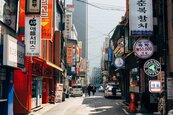 從抗疫模範到疫情爆發　香港與南韓出了什麼差錯？