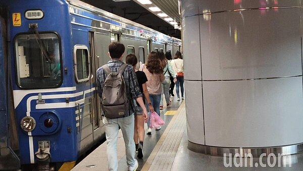 今天上午台鐵南部列車紛紛誤點。示意圖/聯合報系資料照片