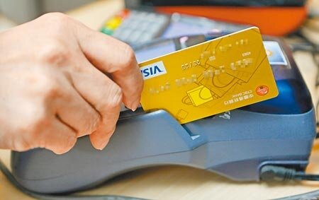 
過去VISA、MasterCard都有提供網路購物刷卡保障，但今年僅剩下MasterCard提供相關保障。（本報資料照片）
