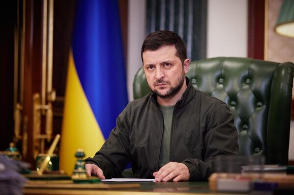 烏克蘭總統澤倫斯基簽下總統令，延長戰時狀態30天。圖／取自澤倫斯基instagram
