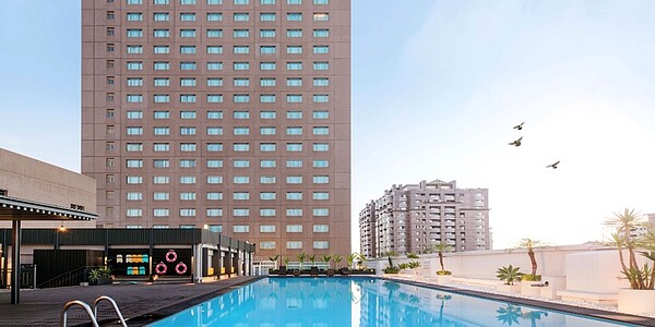 高雄福華攜手舊振南漢餅文化館,推出的「漢餅DIY住房專案」,希望能提升一至二成以上住房率。圖/業者提供