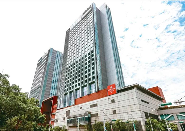 台北市南港區各項公共建設及大型商業開發案陸續進行。圖為南港車站商圈外觀/聯合報系資料照