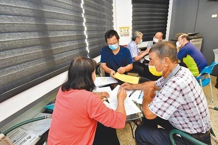 彰縣府輔導未登記工廠納管，舉辦過10場大小型座談會和說明會。（吳敏菁攝）