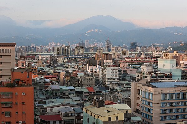 當年921大地震影響,台灣多棟樓房倒塌。圖為房市示意圖,非新聞當事照。報系資料照/記者許正宏攝影