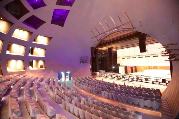 多位議員接獲不少民眾反映,指北藝座椅看表演不舒適,看完一場表演後會腰痠背痛。圖/聯合報資料照片