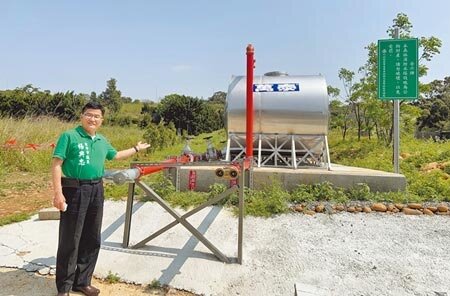 台中海線大肚山、鰲峰山火燒山案件頻傳,市議員楊典忠疾呼普設水塔。(陳淑娥攝)