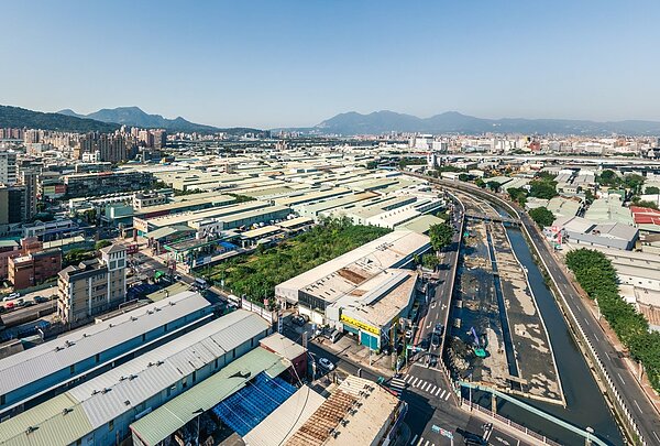 新北市泰山楓江地區居民希望市府能將原先規畫的「產專區」改成「住商混合區」。圖/新北市城鄉局提供