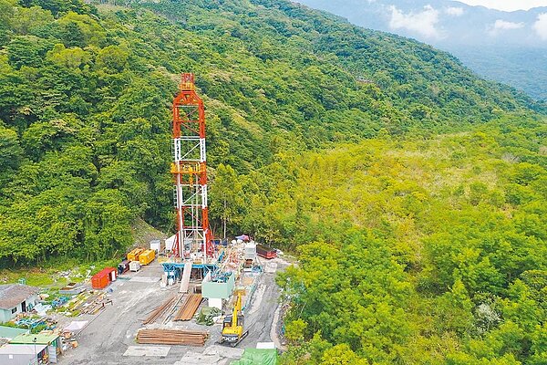 瑞典商倍速羅得2019年在花蓮縣萬榮鄉紅葉村開發地熱,因工程噪音擾民,加上當地族人要求取得部落同意等因素,2021年底才完成第一階段鑿井探勘動作。(倍速羅得提供/羅亦晽花蓮傳真)