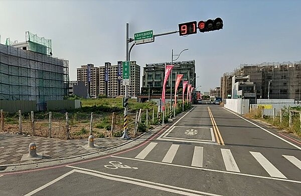 184重劃區規劃至今有多年時間,陸續有不少建商進駐推案,而南彰化第一城鎮的員林,有「最多億萬富豪城鎮」的稱號、在地族群為買盤主力。圖/google map