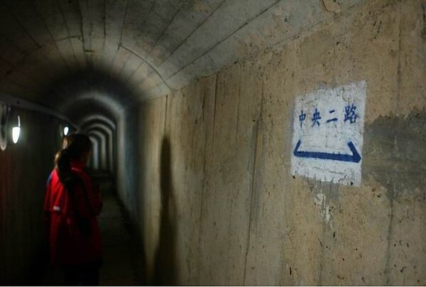 位於淡水河口的觀音山有重慶四號坑道。記者洪哲政/攝影