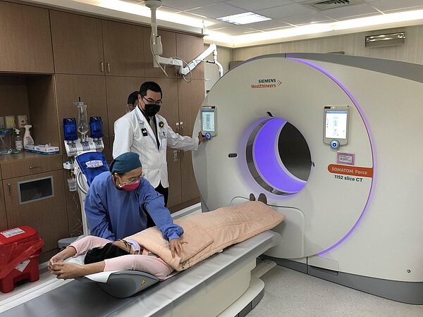 未來至醫學中心接受高階影像檢查，最高將自費四百元，單次門診批價將超過千元。聯合報系資料照