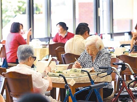 助攻信託業務,金管會放寬業者行銷贈品上限。圖∕本報資料照片