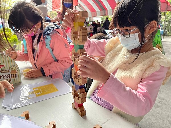 「玩具愛分享」玩具復活節活動首場於新北市登場。圖／新北市政府提供