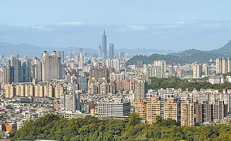 財政部統計,自推動房地合一稅以來累計至2021年底,個人交易件數達到30.1萬件,各區國稅局查核補稅的案件就約4.49萬件,補稅額也高達30億元。(本報資料照片)