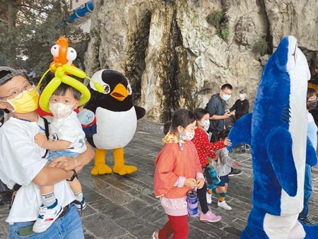 
屏東海生館為歡慶兒童節，4日推出「兒童海洋節」特別企畫，引領孩子展開海洋奇幻旅程。（謝佳潾攝）
