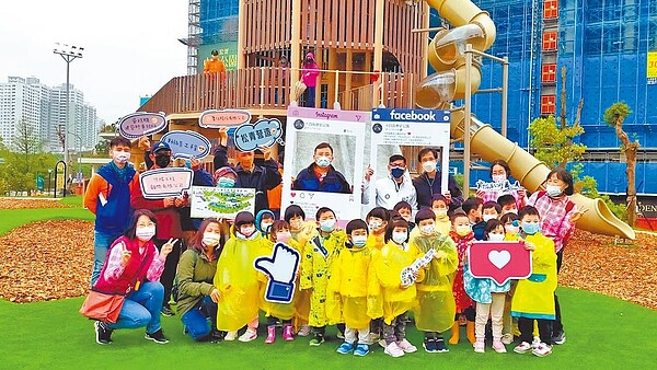 新北市新店區公所在十四張歷史公園打造區內最大的遊戲場,適逢兒童節開放親子試玩搶先體驗。圖/新店區公所提供