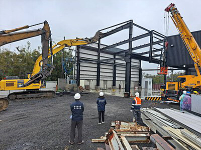 假日查獲外埔施工中違建強制拆除。圖/台中市都發提供